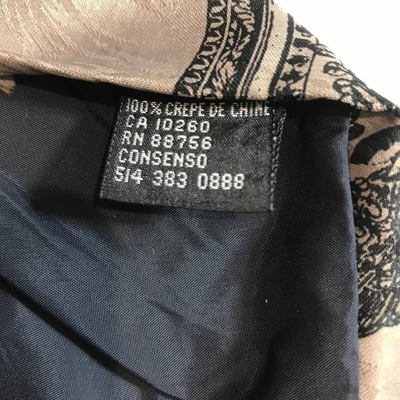 PEANUTS Snoopy Novelty Grey Tie - Picture 4 of 6